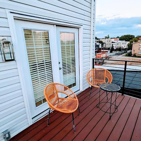 Luxurious 3 Bedroom Apt With A Beautiful Balcony Washington Exterior photo