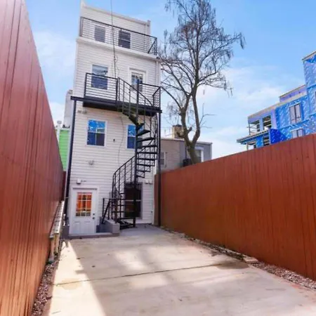 Luxurious 3 Bedroom Apt With A Beautiful Balcony Washington Exterior photo
